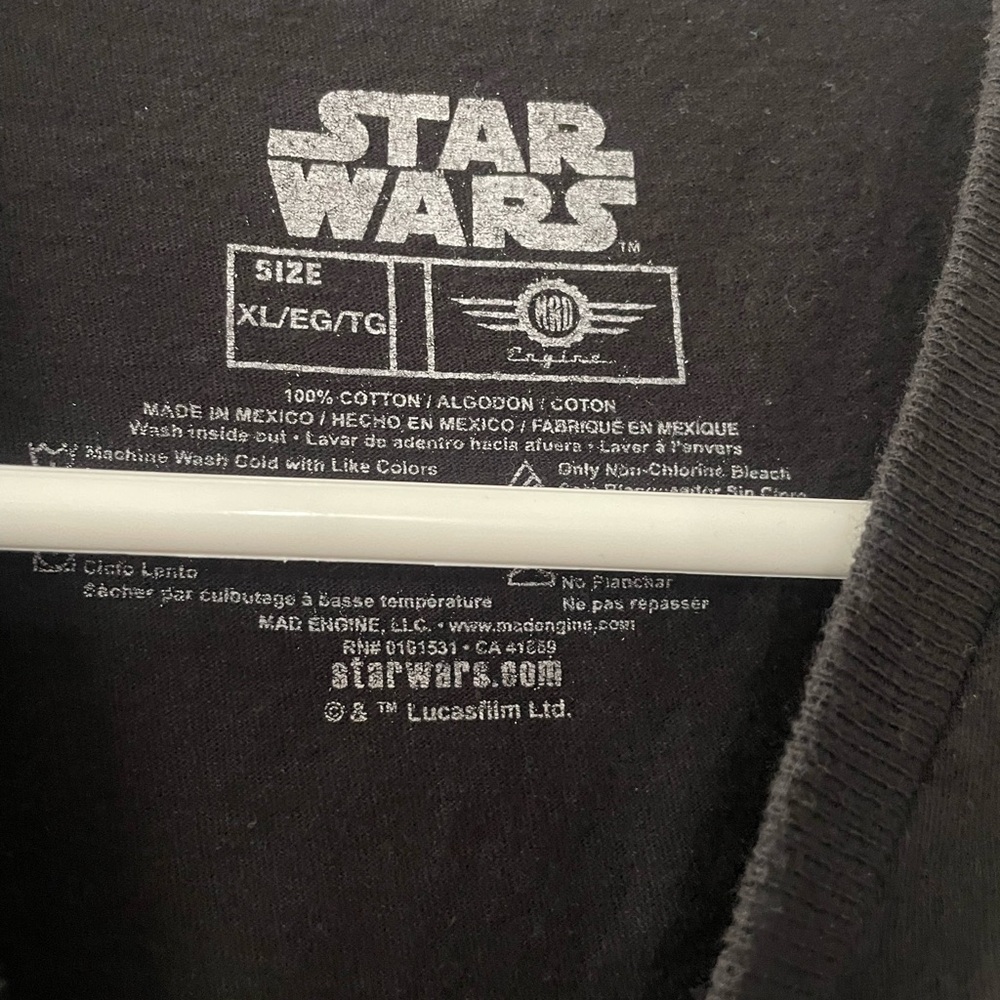 ✨ 5/$25 ✨ Star Wars Lando MAD Engine Black and Blue Short Sleeve Tee - Picture 2 of 3